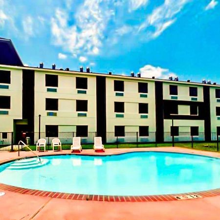 Quality Inn & Suites Lake Charles South Bagian luar foto