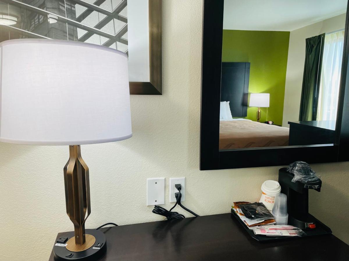 Quality Inn & Suites Lake Charles South Bagian luar foto