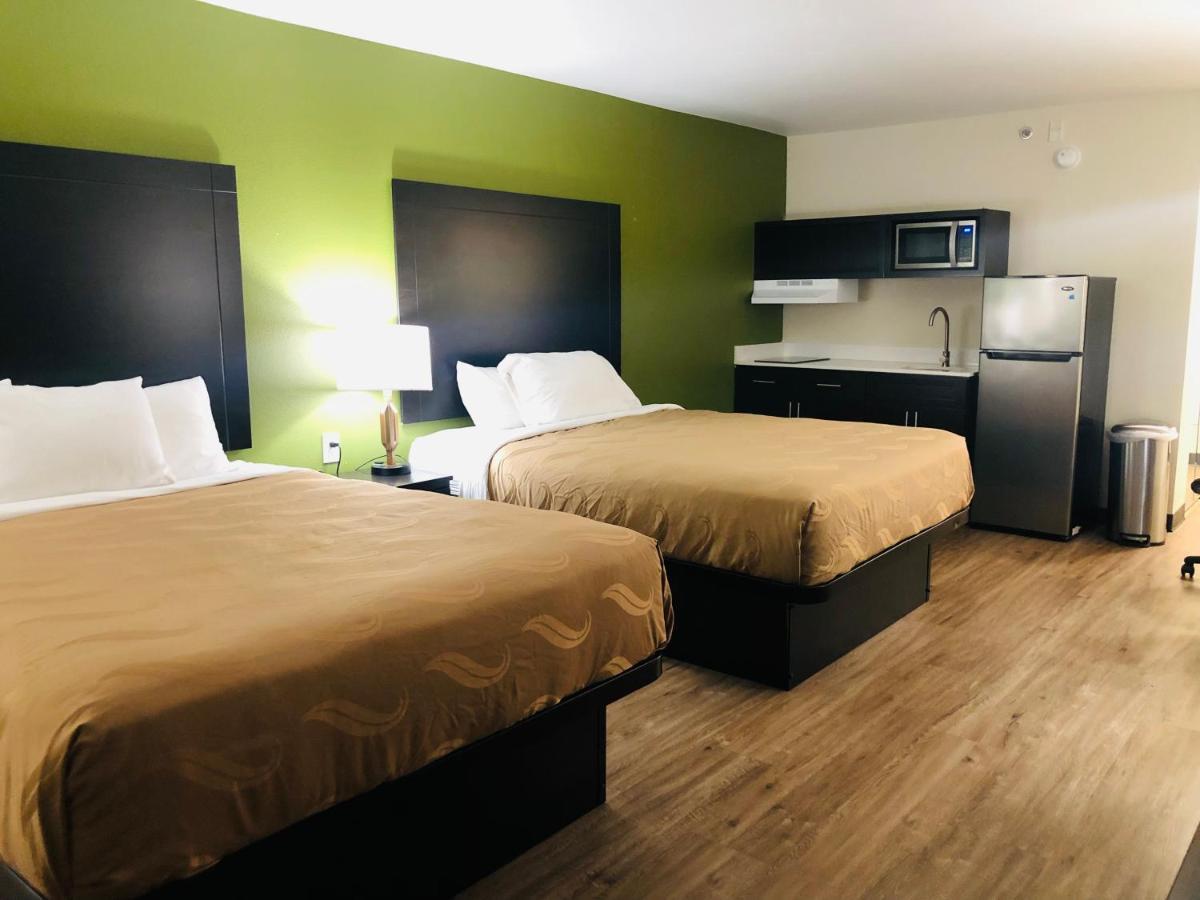 Quality Inn & Suites Lake Charles South Bagian luar foto