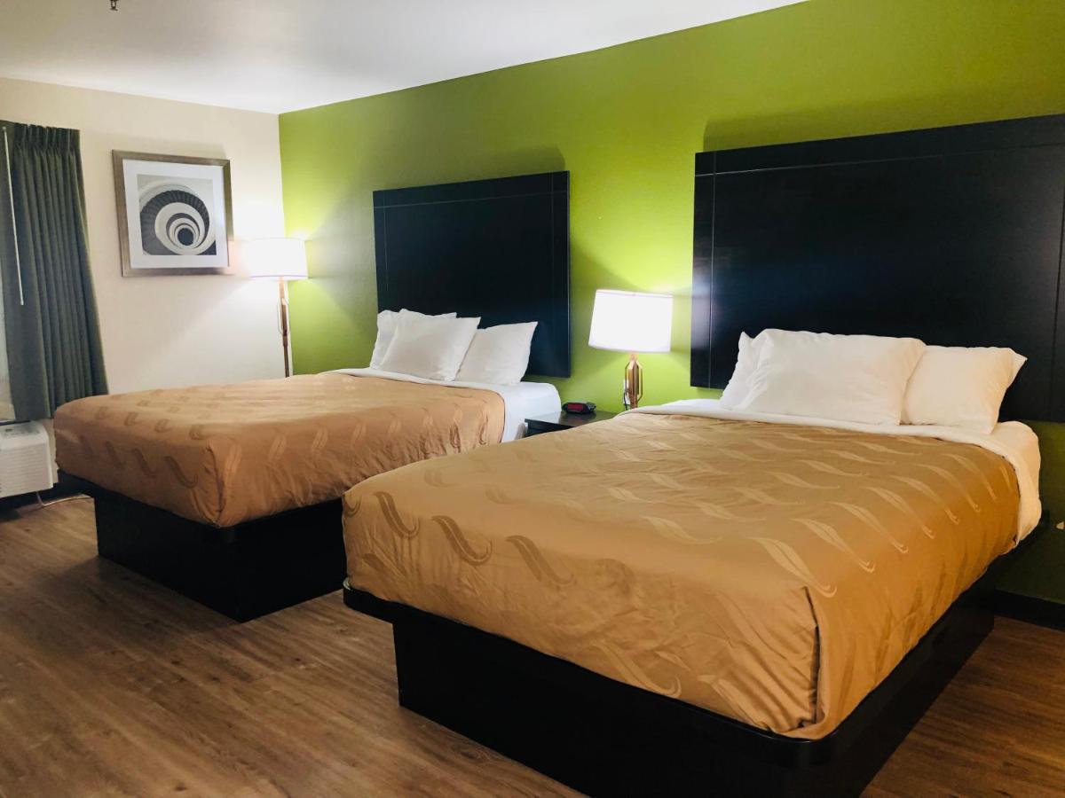 Quality Inn & Suites Lake Charles South Bagian luar foto