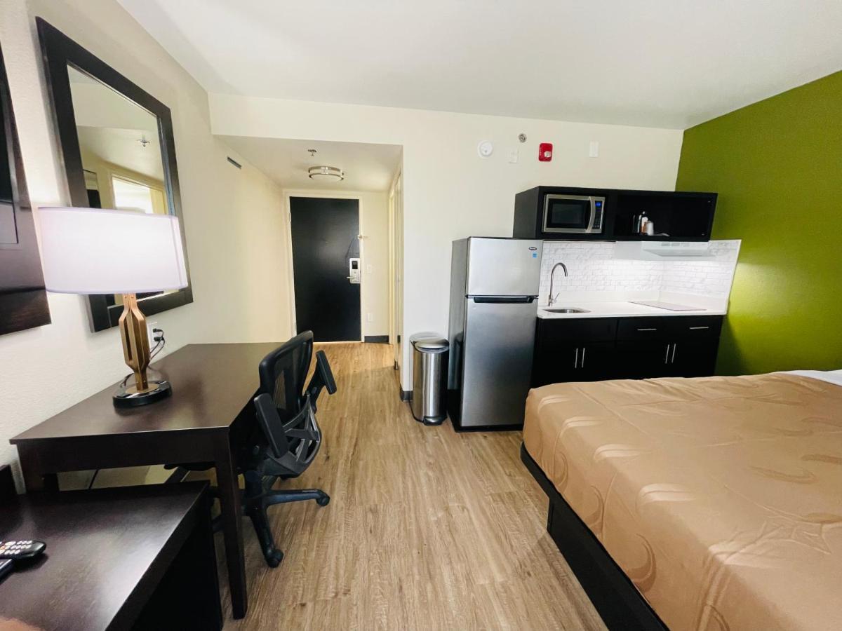Quality Inn & Suites Lake Charles South Bagian luar foto