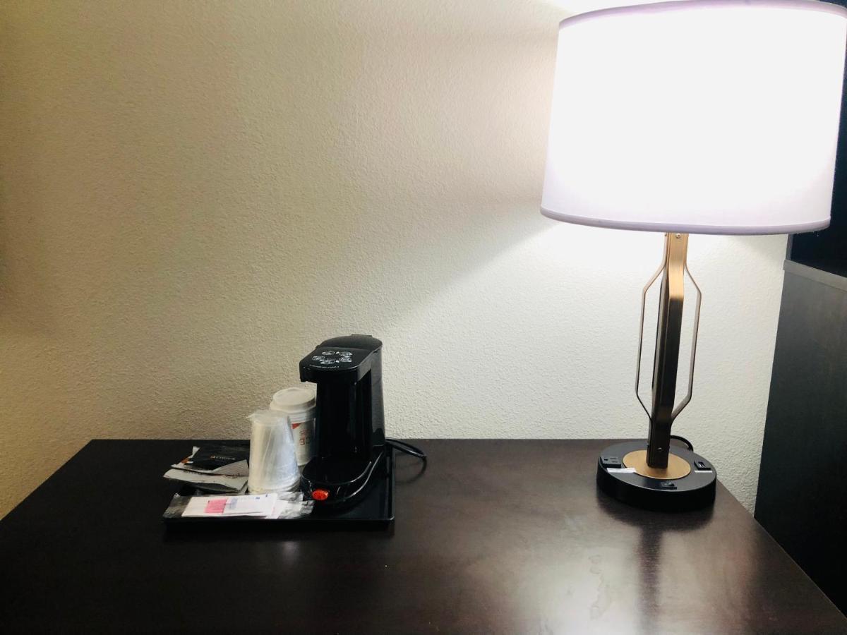 Quality Inn & Suites Lake Charles South Bagian luar foto