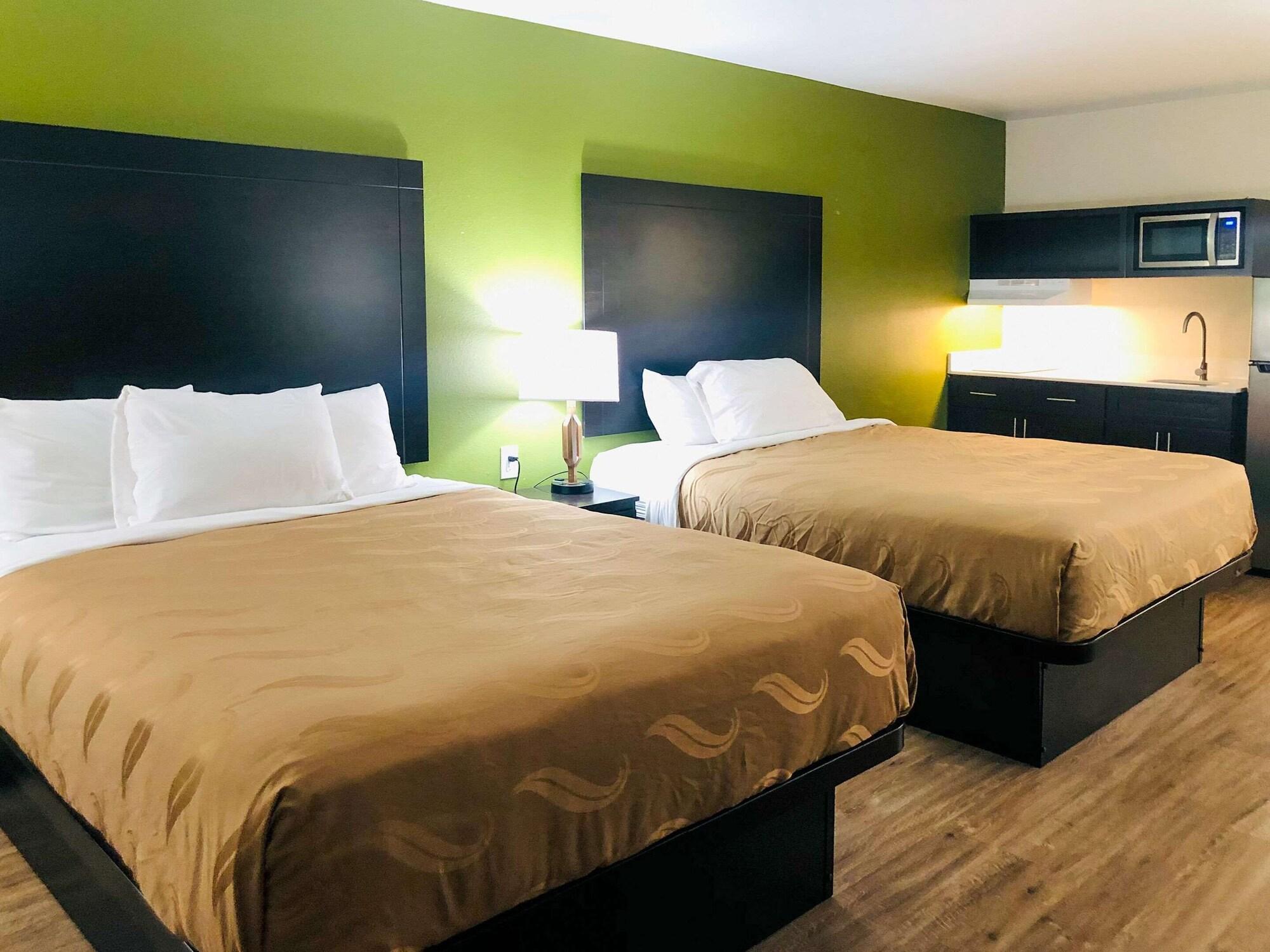 Quality Inn & Suites Lake Charles South Bagian luar foto
