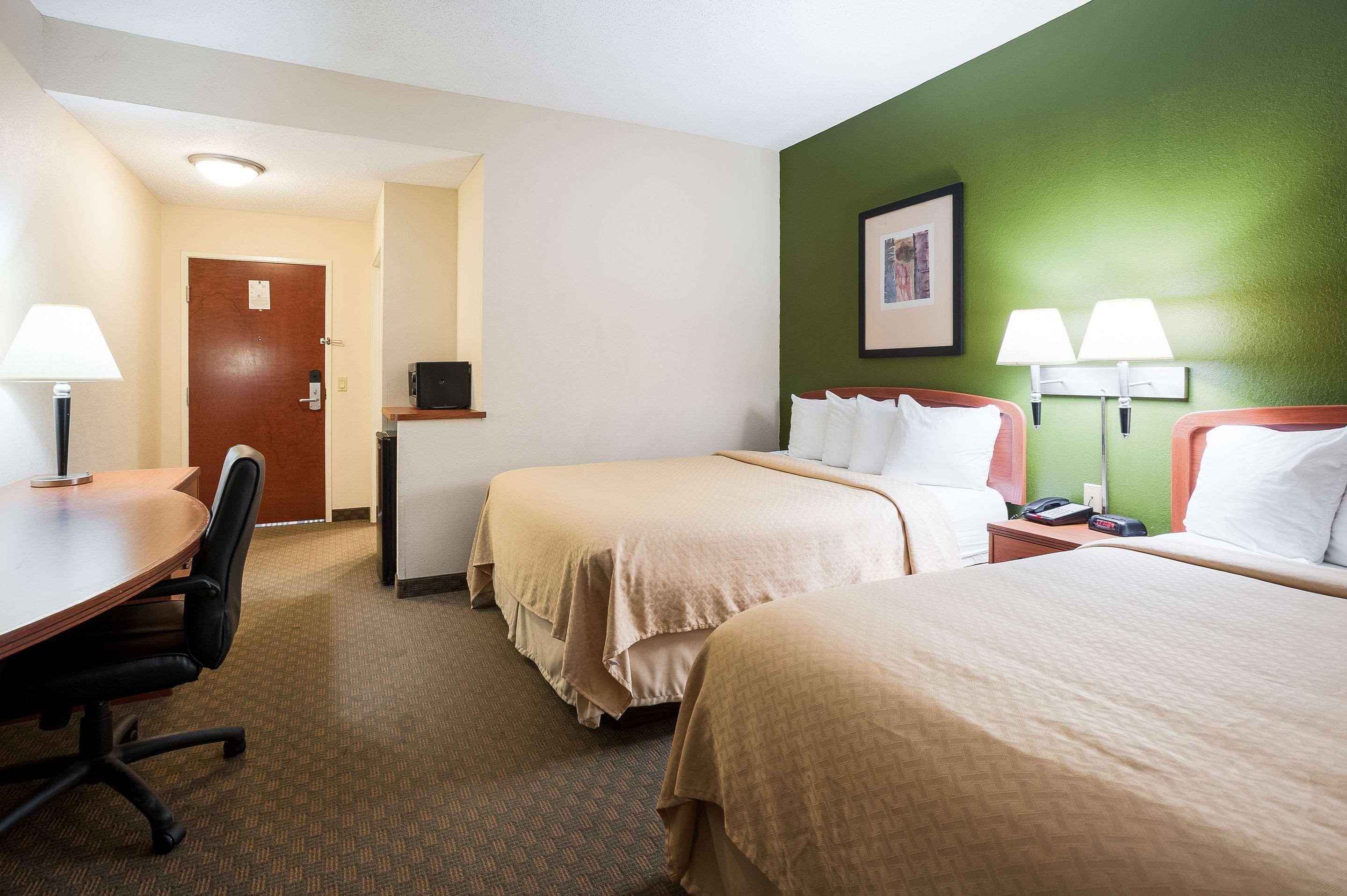 Quality Inn & Suites Lake Charles South Bagian luar foto
