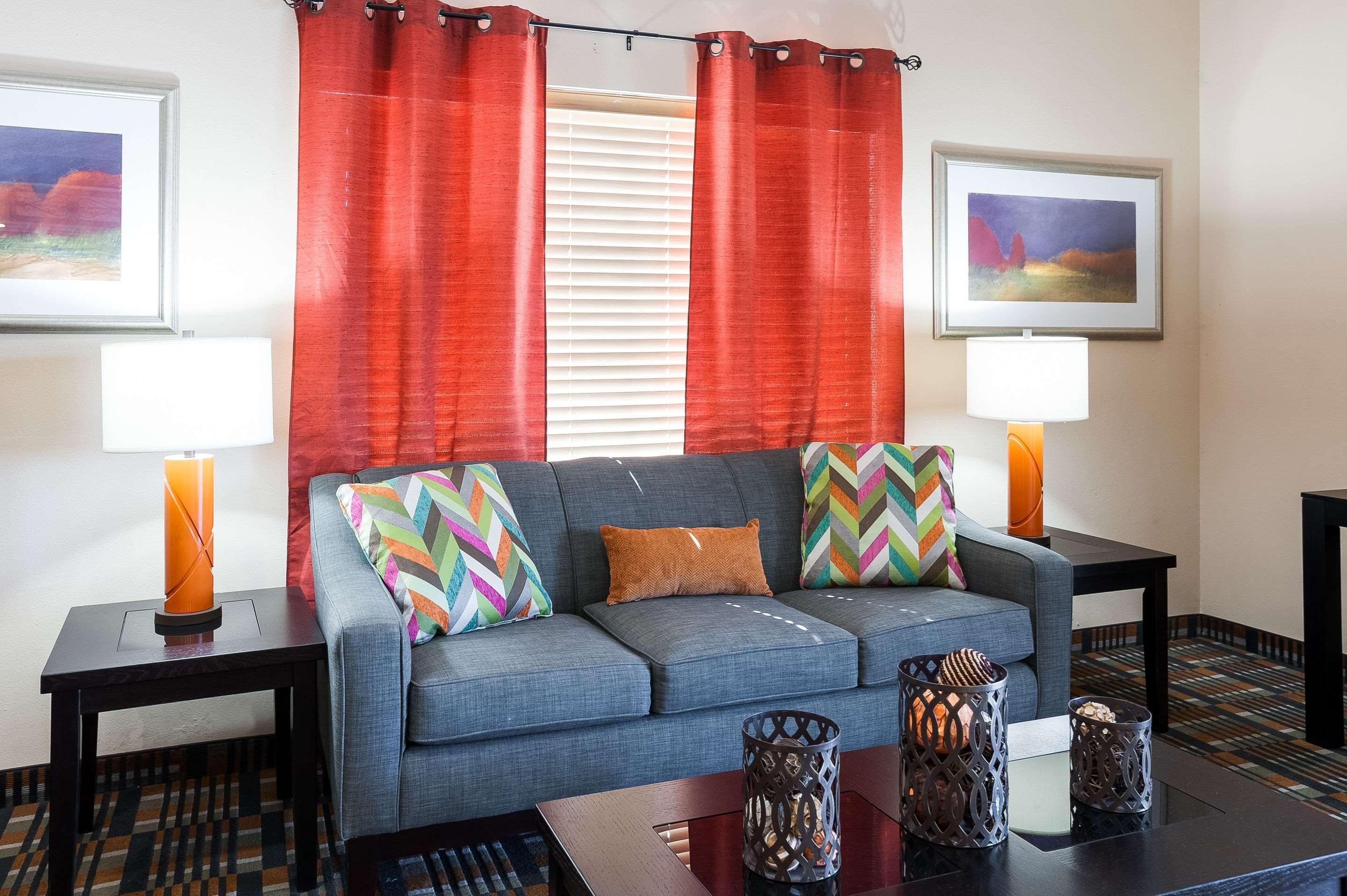 Quality Inn & Suites Lake Charles South Bagian luar foto