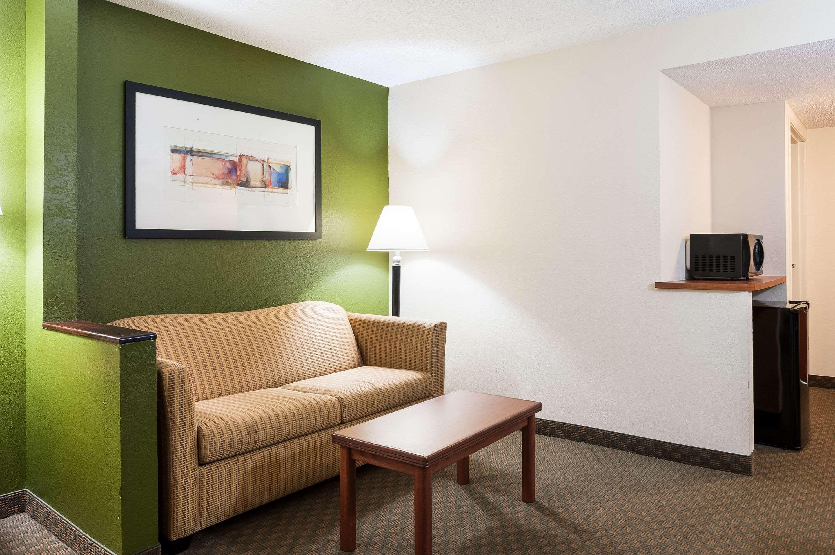 Quality Inn & Suites Lake Charles South Bagian luar foto