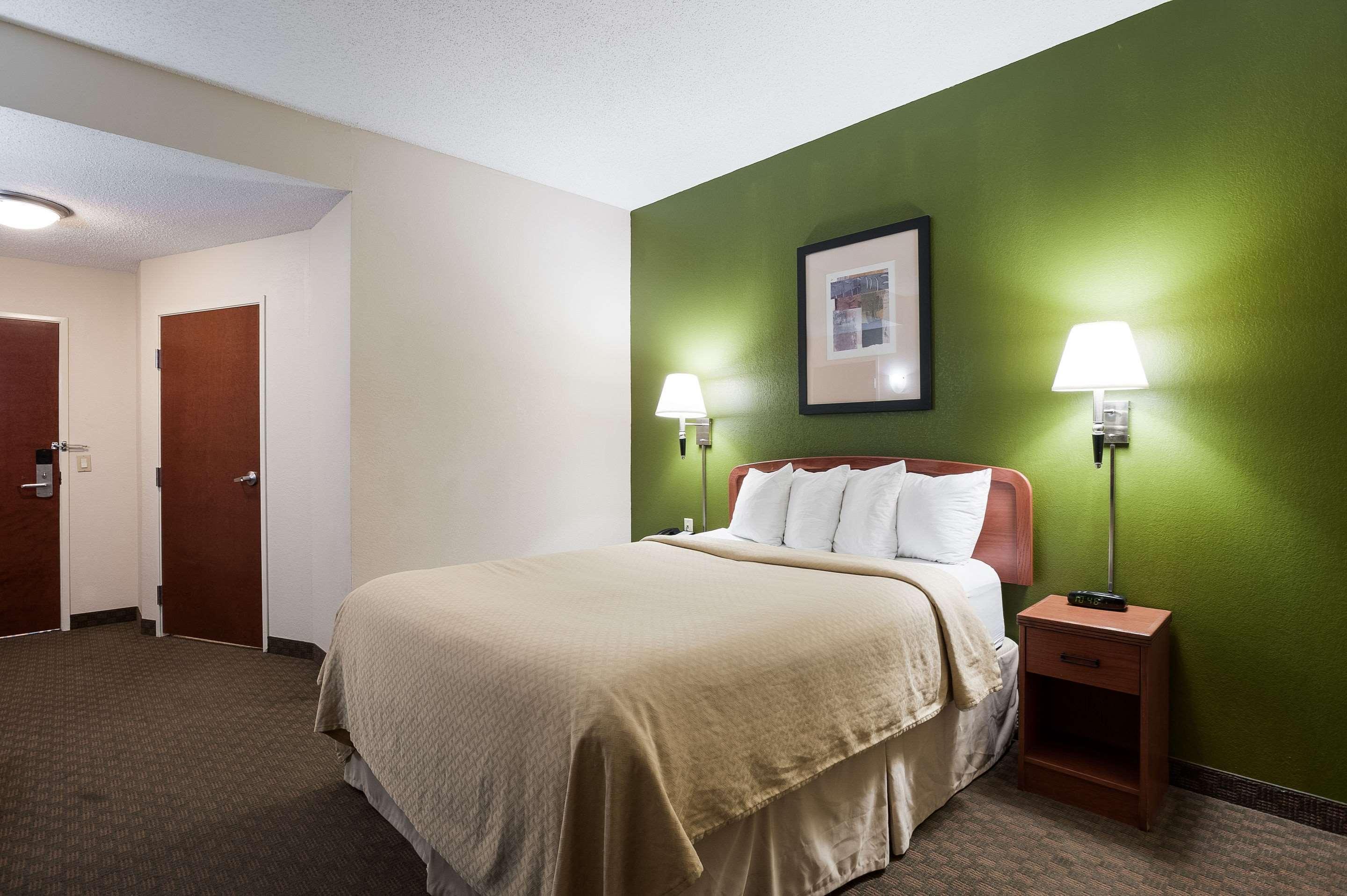 Quality Inn & Suites Lake Charles South Bagian luar foto