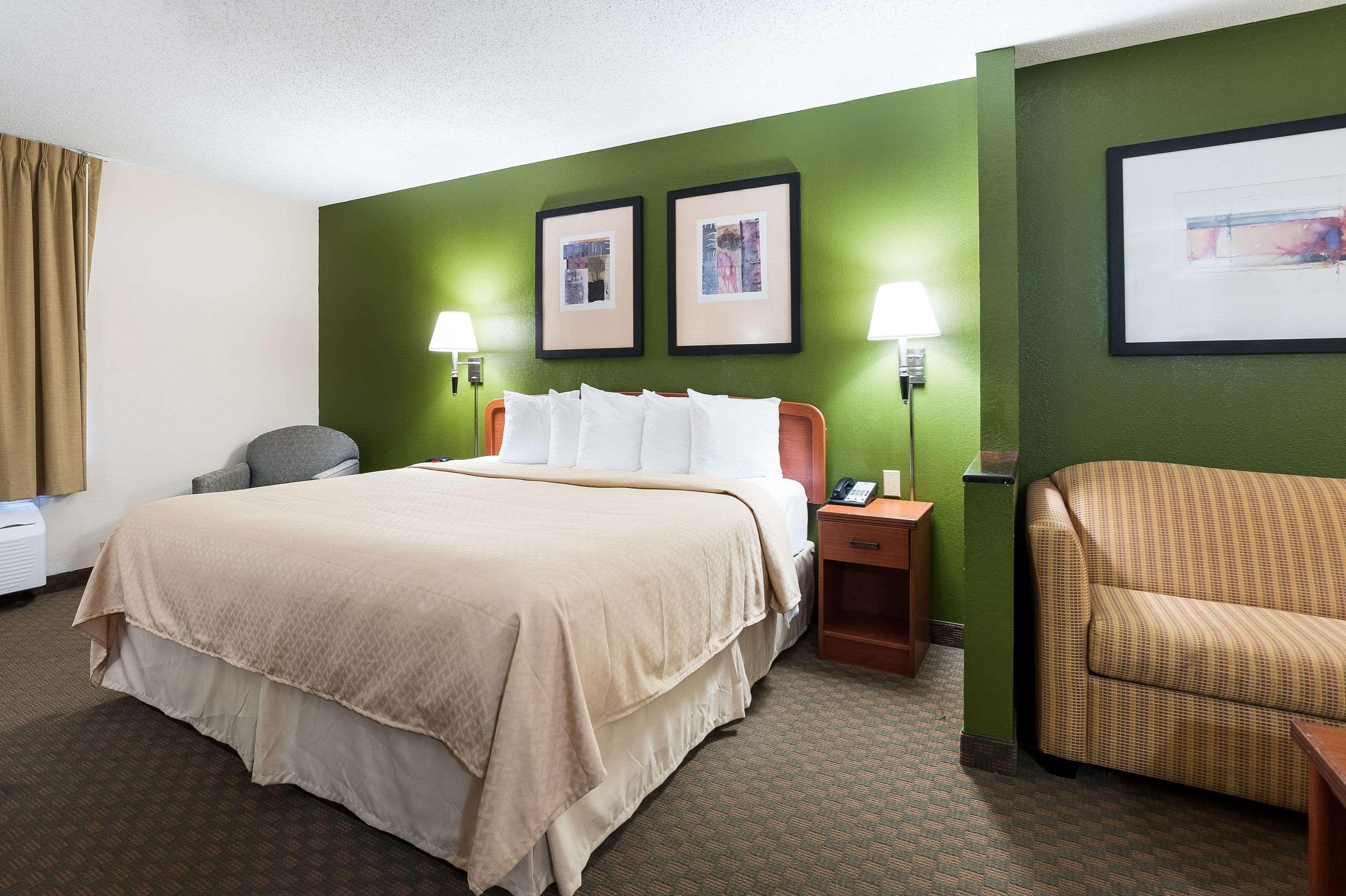 Quality Inn & Suites Lake Charles South Bagian luar foto