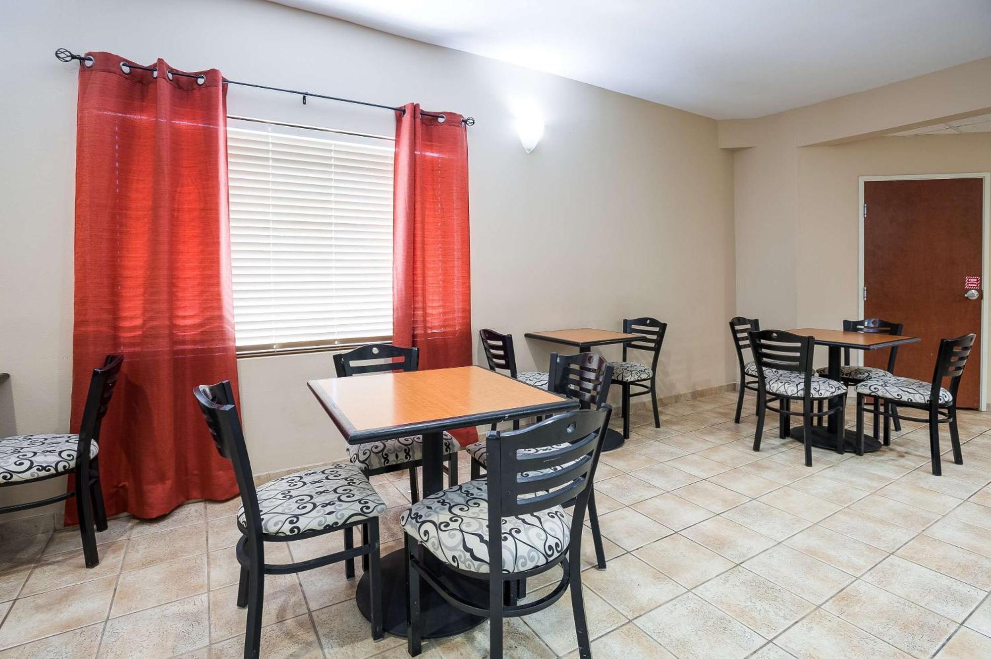 Quality Inn & Suites Lake Charles South Bagian luar foto