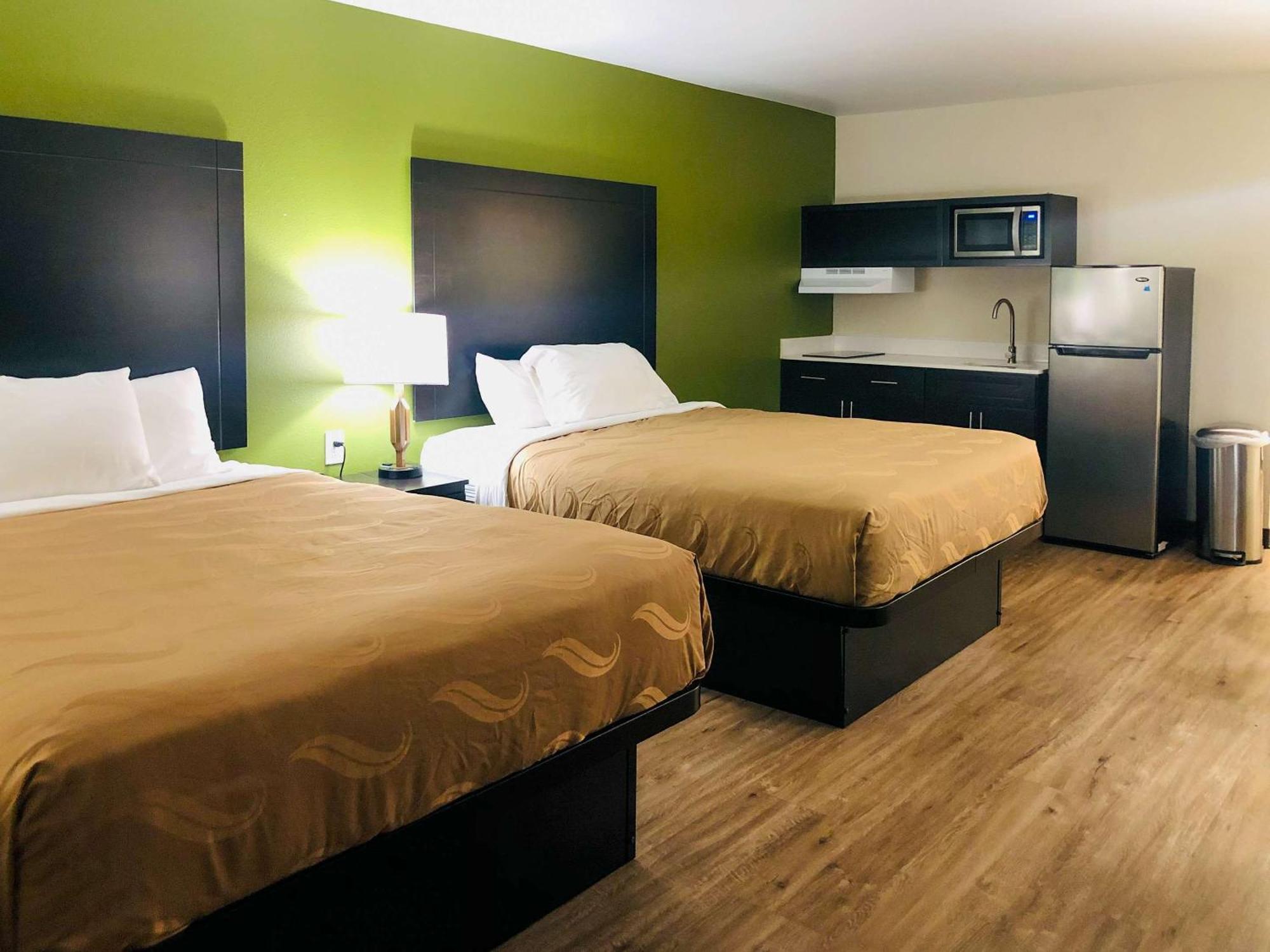 Quality Inn & Suites Lake Charles South Bagian luar foto