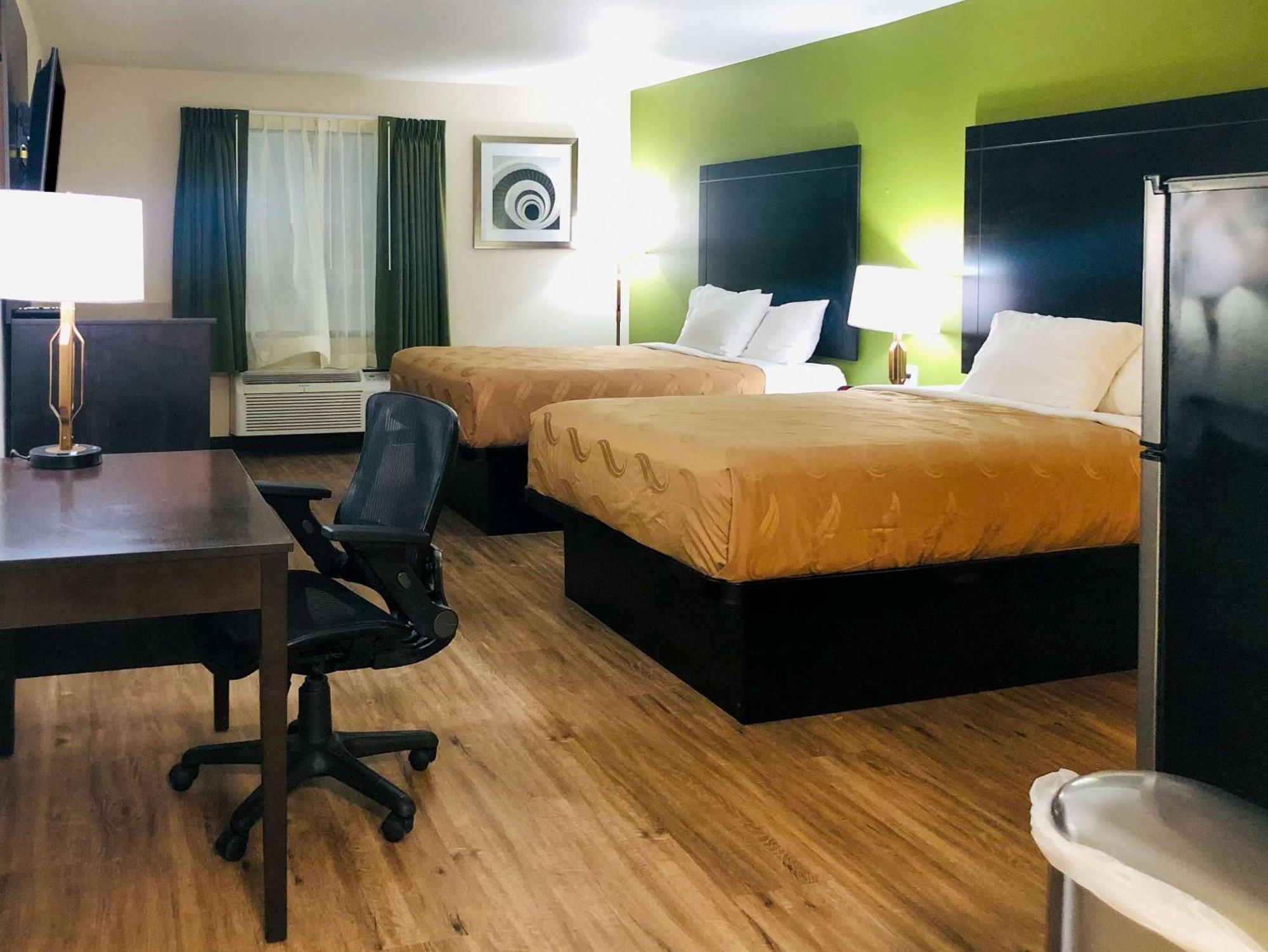 Quality Inn & Suites Lake Charles South Bagian luar foto