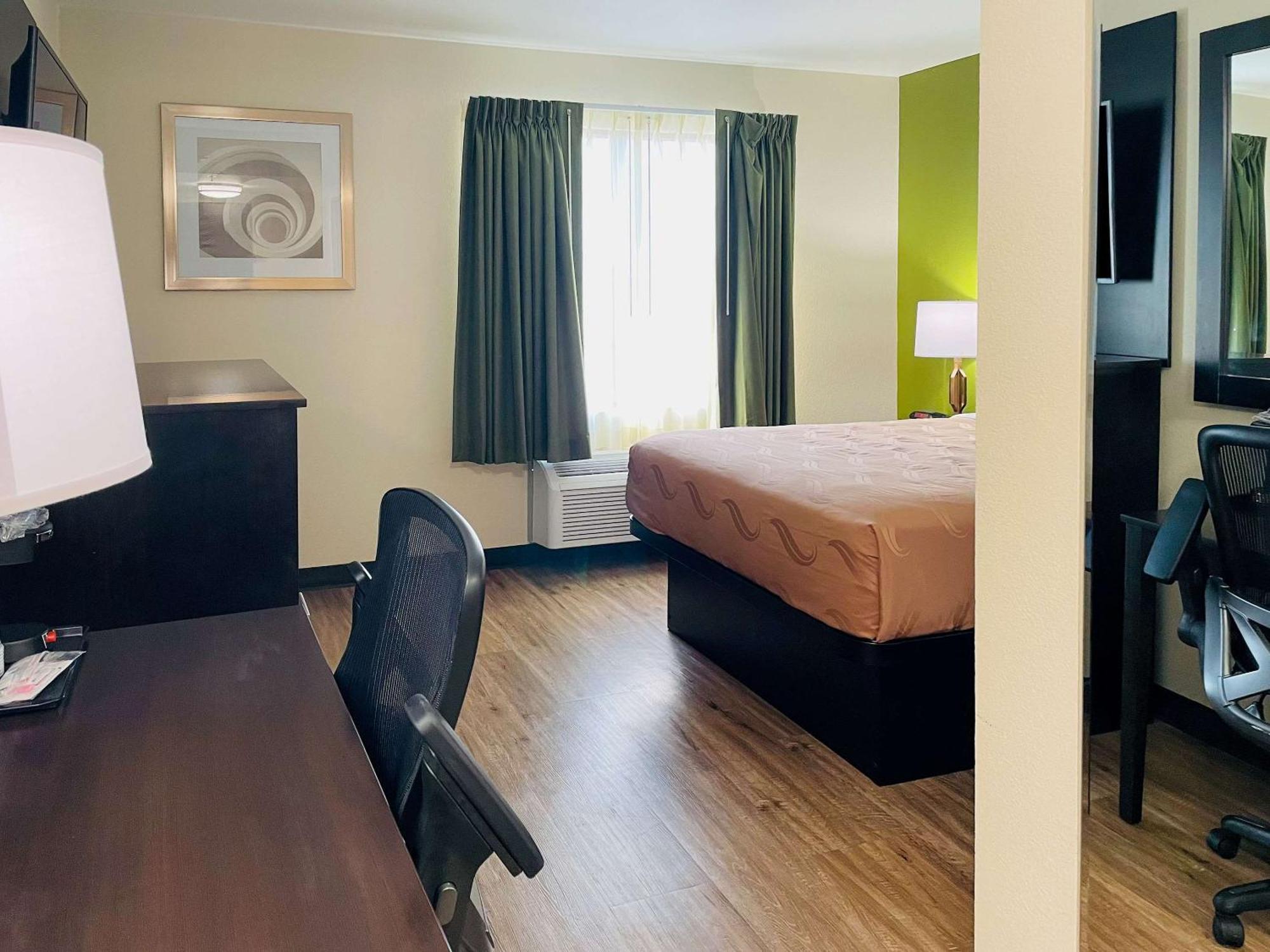 Quality Inn & Suites Lake Charles South Bagian luar foto